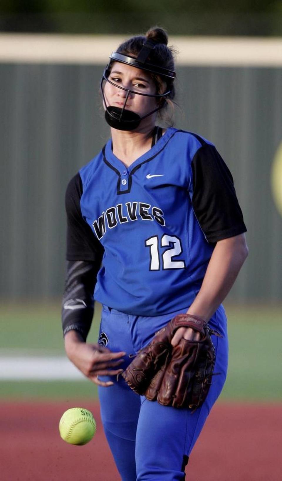 Plano West pitcher Sierra Lange pitches in the top of the second.