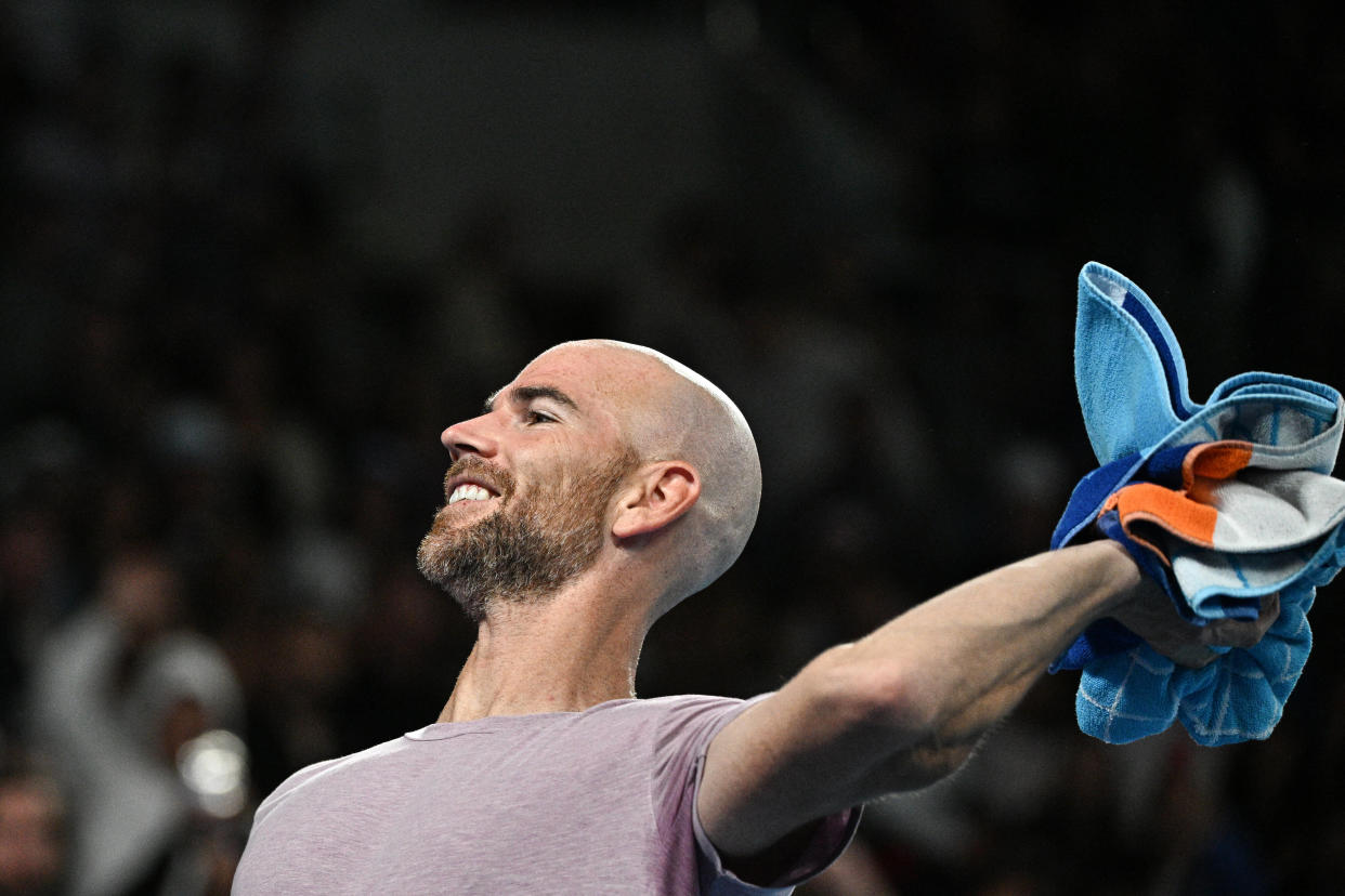 Pas sûr qu’Adrian Mannarino garde son sourire en découvrant Novak Djokovic face à lui sur le court dimanche en Australie. 