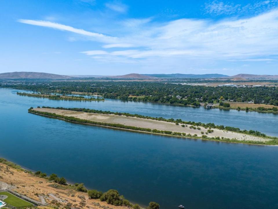 The Pasco home has a Columbia River view.