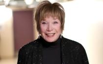 In einem ihrer letzten Filme, "Zu guter Letzt", spielte Shirley MacLaine eine erfolgreiche Geschäftsfrau, die sich nach ihrer Pensionierung persönlich um einen positiven Nachruf für sich kümmern will. Hollywood-Legende MacLaine, geboren 1934, ist vom Ruhestand weit entfernt: Zuletzt war sie im Fantasy-Drama "The Little Mermaid" und der Weihnachtskomödie "Noelle" zu sehen. (Bild: Christopher Polk/Getty Images)