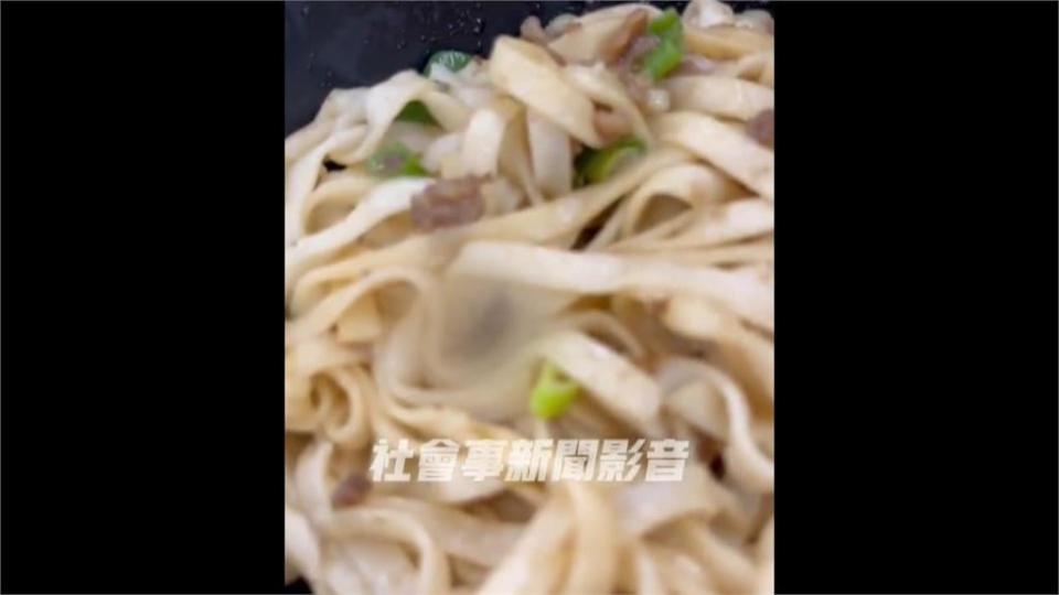 老字號早餐店乾麵驚見小強　業者致歉、台中食安處將上門稽查