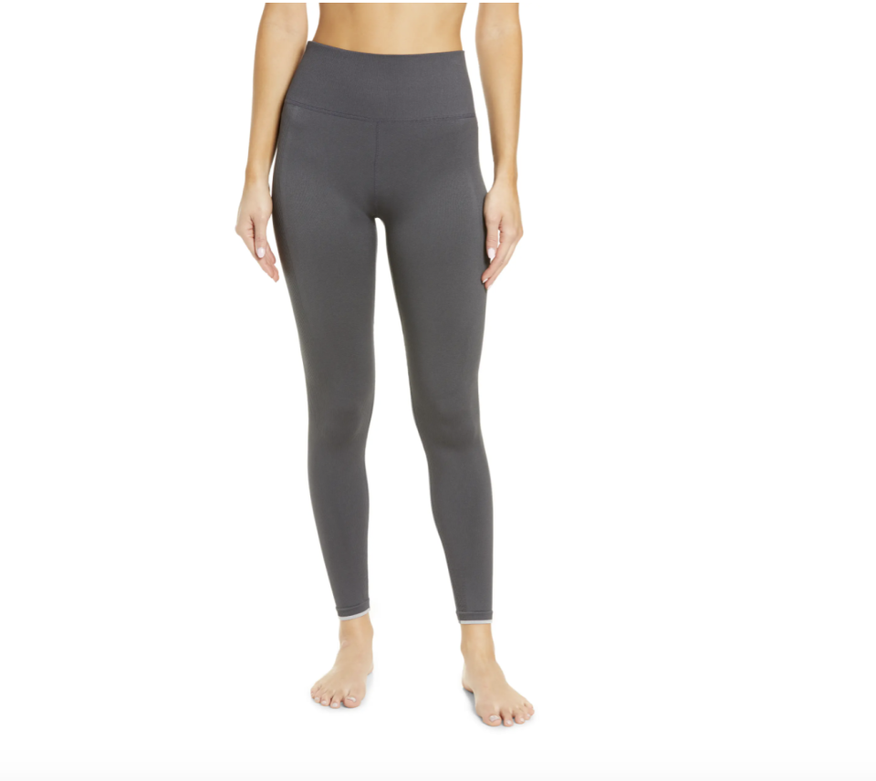 18) Women's Tipped Seamless Leggings