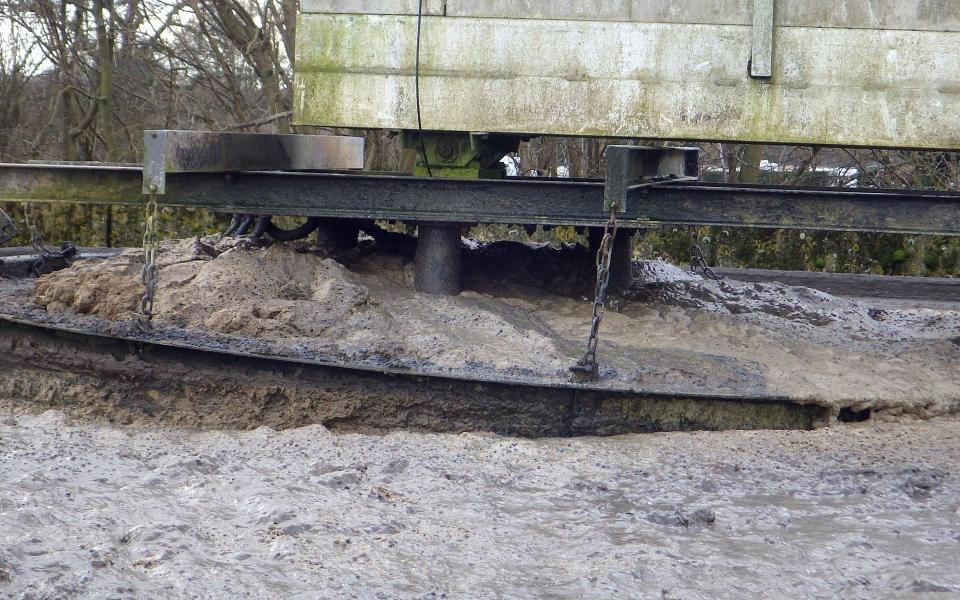 Foam building up in the final settlement tank at Henley Sewage Treatment Works - Credit: PA/ Environment Agency