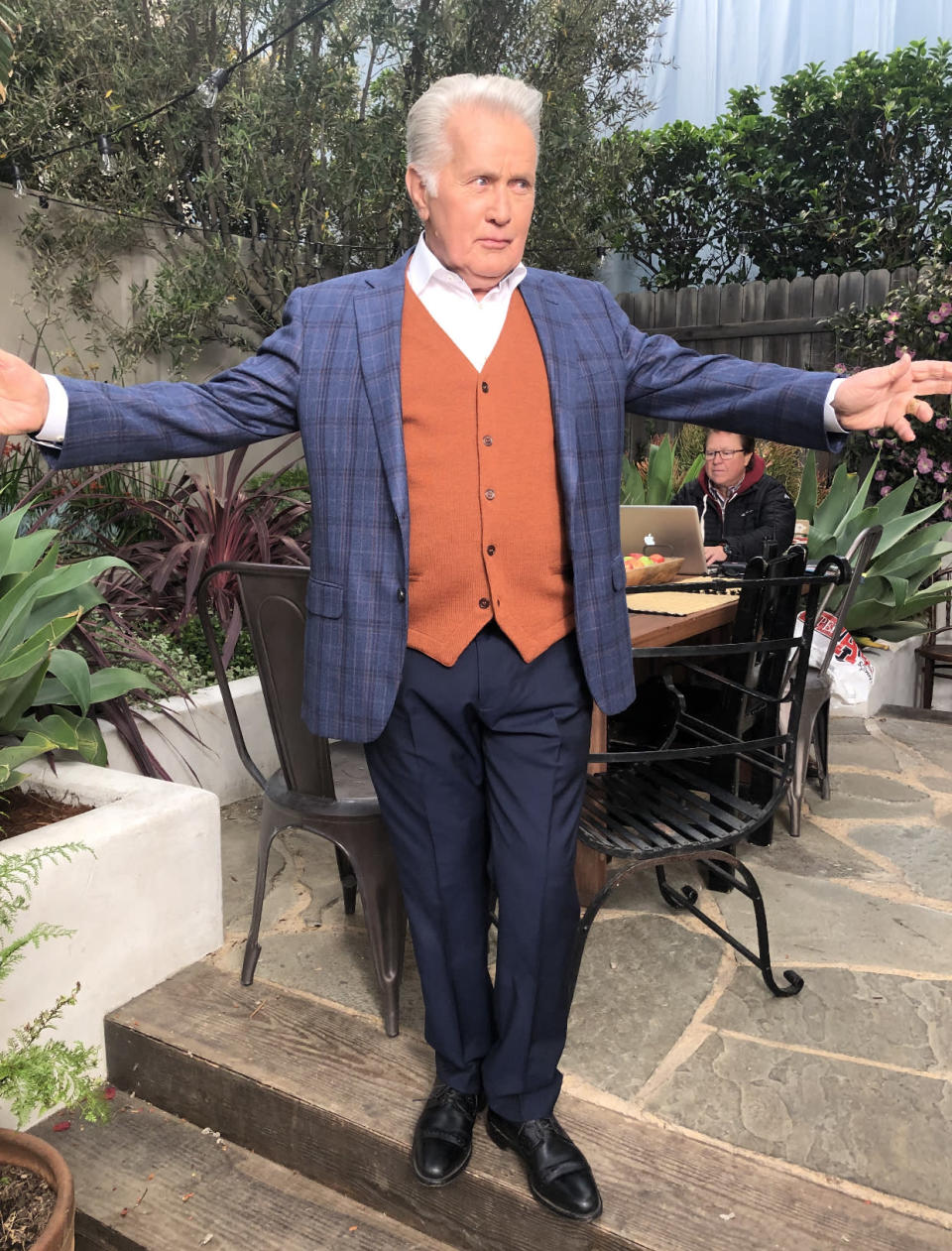 martin sheen dressed for grace and frankie