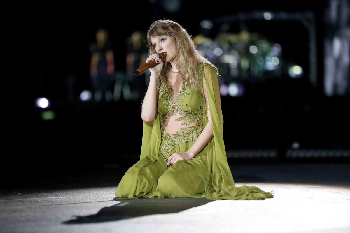PHOTOS] Taylor Swift's Dress At CMAs — Sizzles In Cutout Sheer