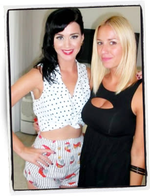 Con Katy Perry para su rueda de prensa y sesión de fotos en Miami. – Foto: Mariela Bagnato
