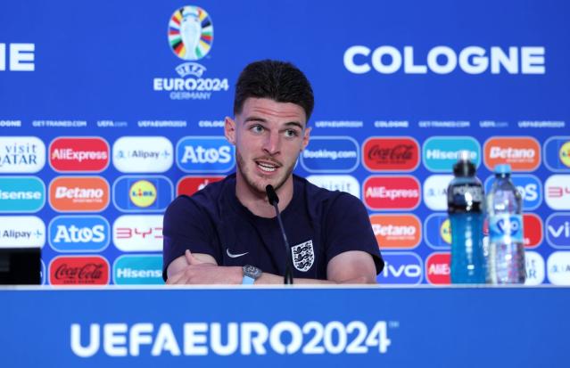 England: Declan Rice responds to 'bitter' James McLean after Arsenal  midfielder hit with 'overrated' jibe - Yahoo Sport