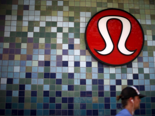 A Lululemon store logo is pictured on a shop in Santa Monica. (Photo: Thomson Reuters)