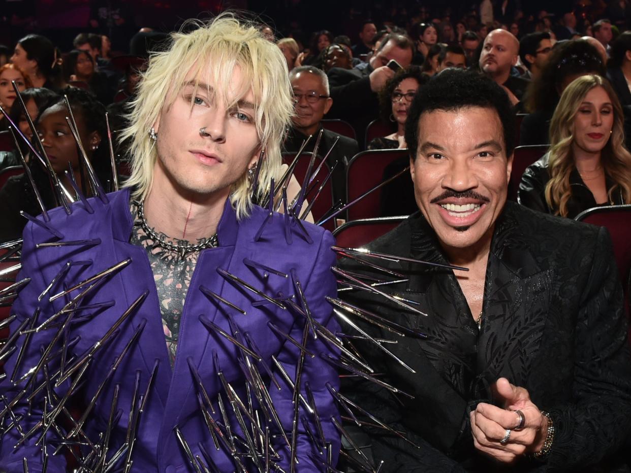 Machine Gun Kelly and Lionel Richie at the AMAs.