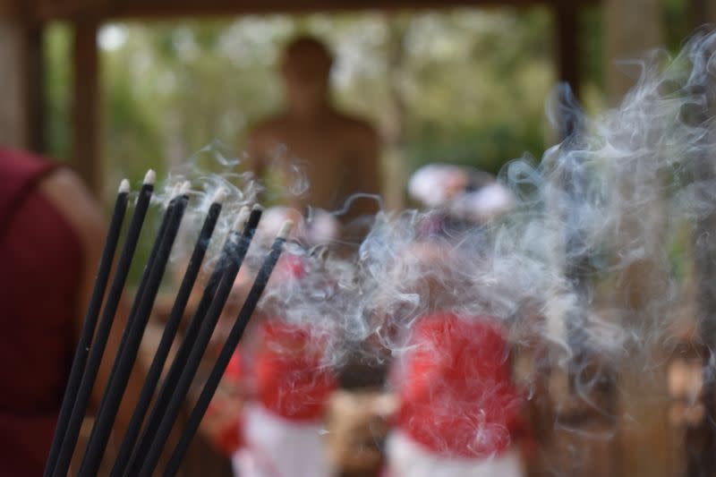 ▲小孟老師認為神明犧牲自己的香火，換來周圍環境空氣品質提升，是大功德。（示意圖／取自pixabay）