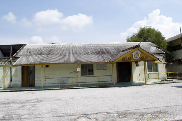 This rundown structure used to house the company shop or grocery store. Employees could 'buy' groceries there by deducting their wages according to the items they needed.