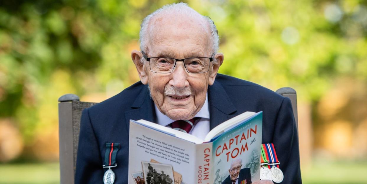 captain tom moore reading book