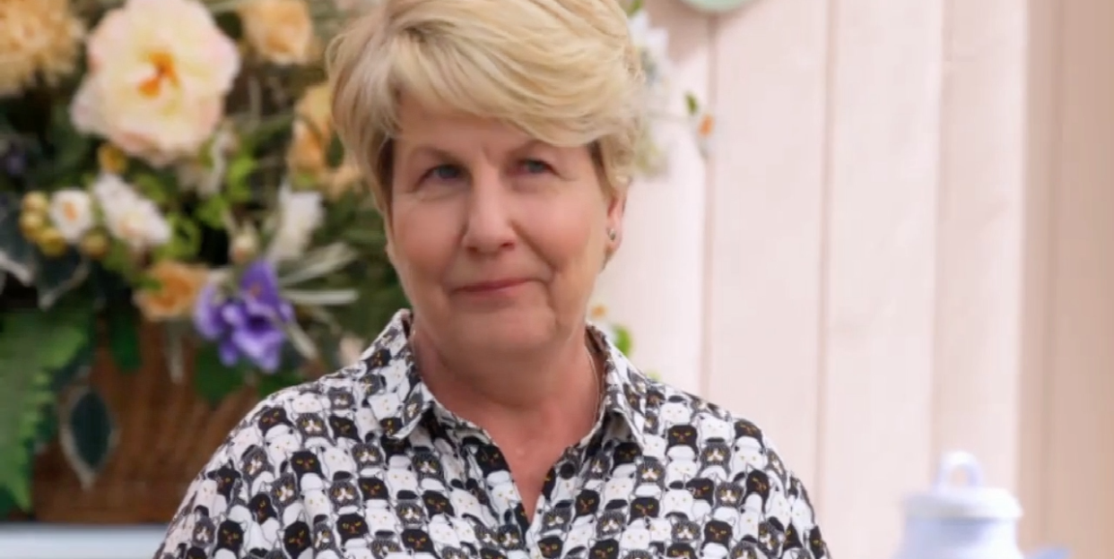 sandi toksvig upset at great british bake off baker leaving