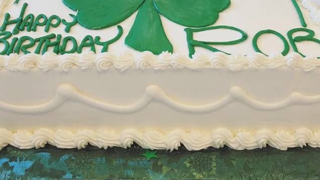 Green, Petal, Cake, Ingredient, Sweetness, Dessert, Food, Baked goods, Cake decorating supply, Cake decorating, 