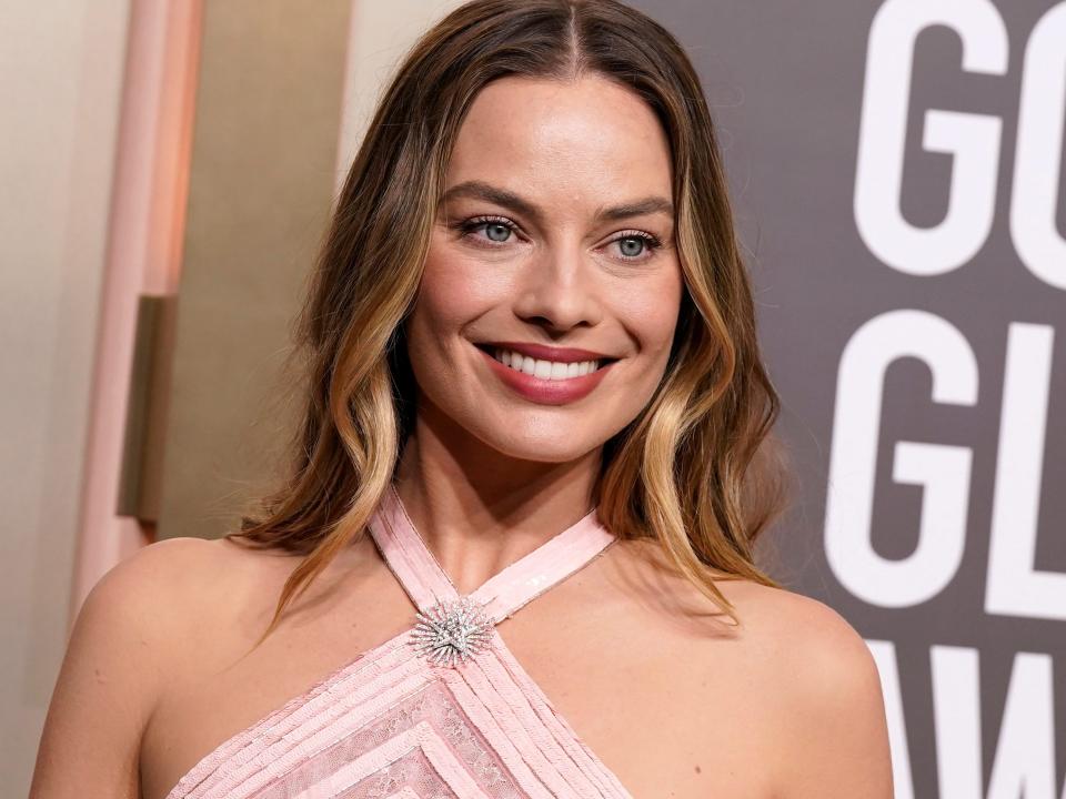 Margot Robbie at the 2023 Golden Globes.