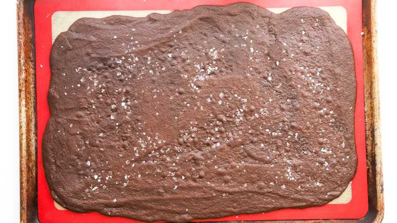 Tray of baked brownie brittle