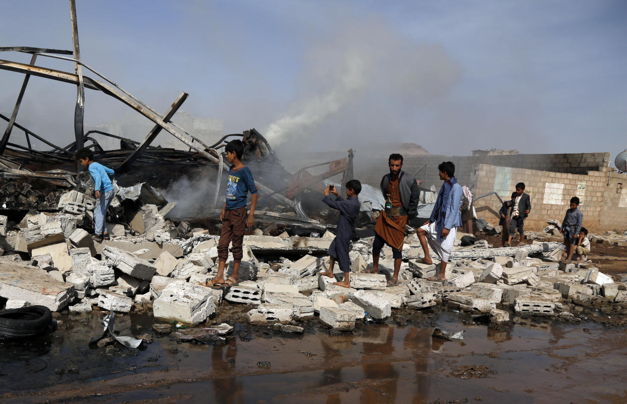 Nach einem saudischen Luftangriffs in Sana'a im Juli 2020 (Bild: Mohammed Hamoud/Getty Images)