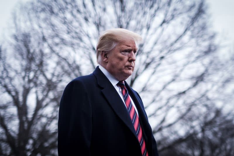 Präsident Trump spricht am Samstag mit Reportern auf der Südwiese des Weißen Hauses. (Foto: Pete Marovich / Getty Images)