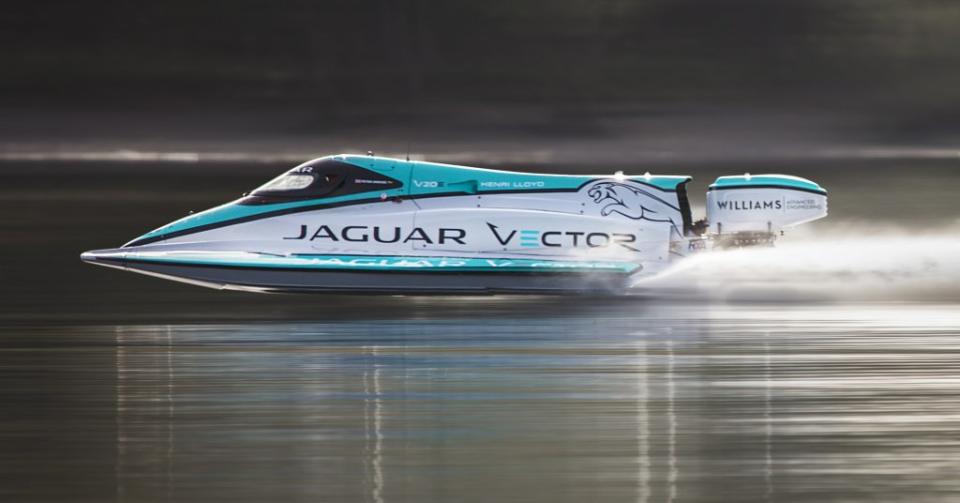 水上奔馳獵豹？JAGUAR Vector Racing V20保持10年最快電動船紀錄
