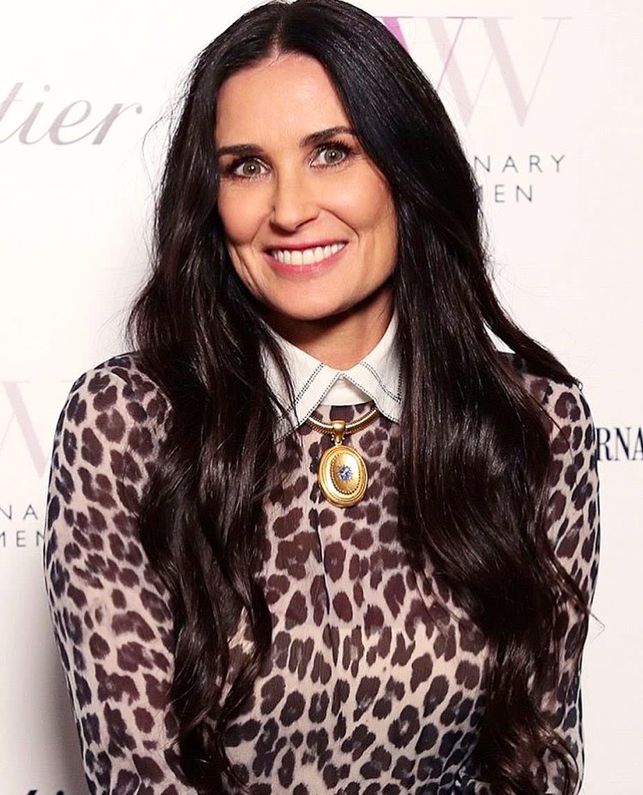 Le nom complet de Demi Moore est en réalité Demetria Gene Guynes. Prénom pour le moins rare, "Demetria", qui pourrait sonner comme celui d'une déesse de la Grèce Antique, a en fait une origine bien moins glamour. Il s'agit du nom d'une marque de shampoing qui "sonnait bien" aux oreilles de la propre mère de l'actrice qui a donc décidé de baptiser sa fille ainsi. ©Instagram