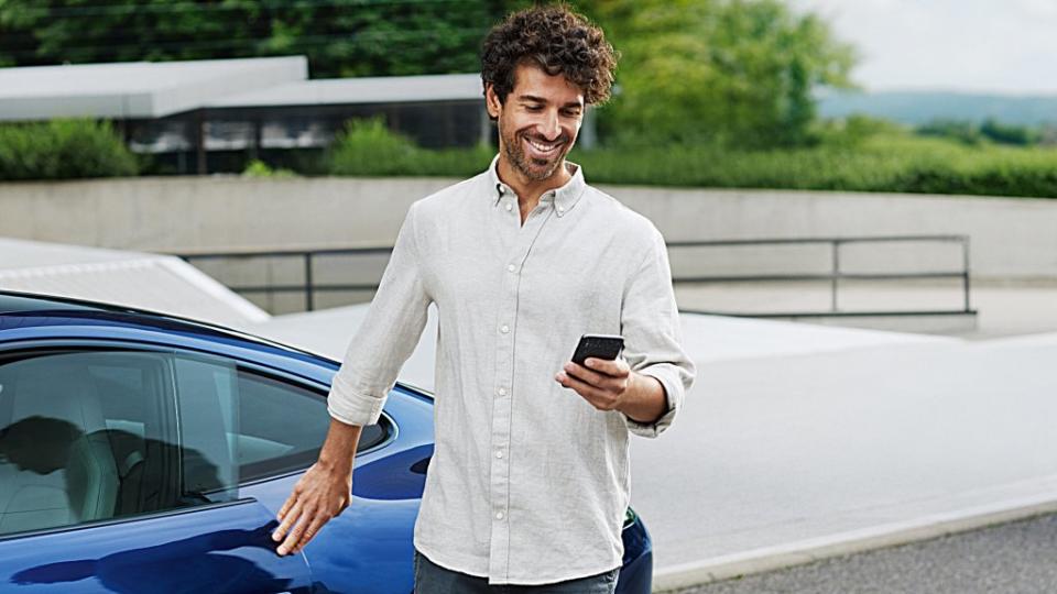 開到停車場一定有車位可停？保時捷在德國推出Parken Plus停車服