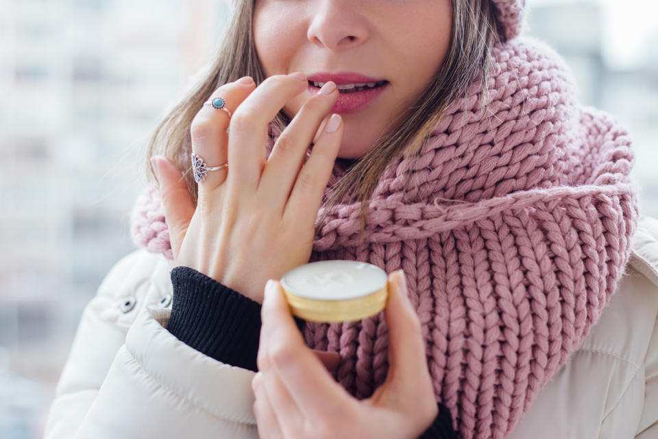 Die Lippen sind sehr sensibel und brauchen im Winter meist Pflege – nicht zu viel, nicht zu wenig. (Bild: Getty Images)