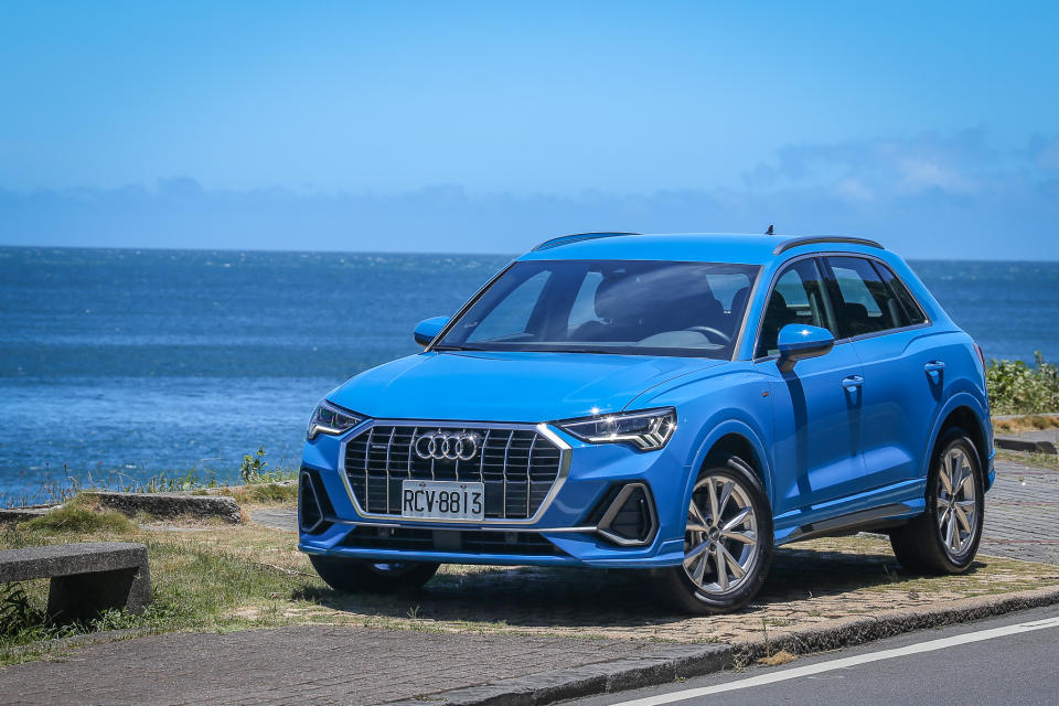 試駕車款為Audi Q3 40 TFSI quattro S line，建議售價自新台幣 216 萬起。