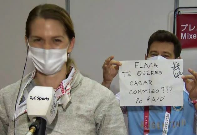 Argentine fencer María Belén Pérez Maurice received a surprise wedding proposal from her coach and life partner in the middle of an interview. (Photo: Twitter)