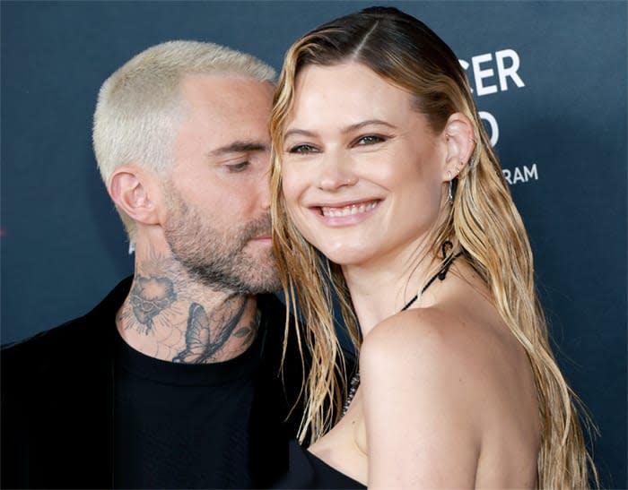 Adam Levine y Behati Prinsloo, muy enamorados tras el escándalo