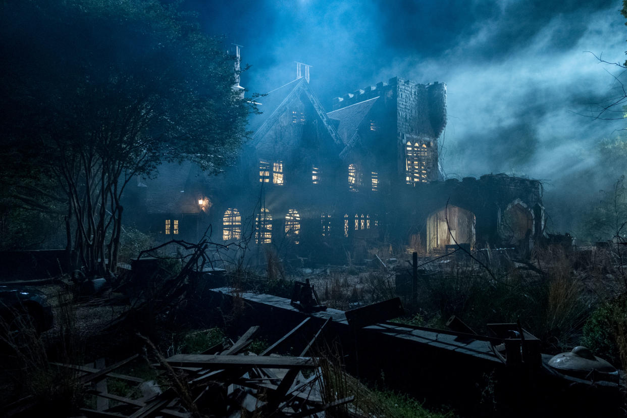 <em>The Haunting of Hill House</em>. (Photo: Steve Dietl/Netflix/courtesy Everett Collection)