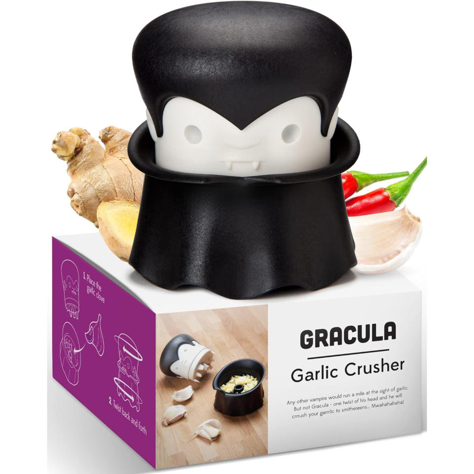 Ototo 91538 Gracula - Garlic Mincer Black. (Photo: Amazon SG)