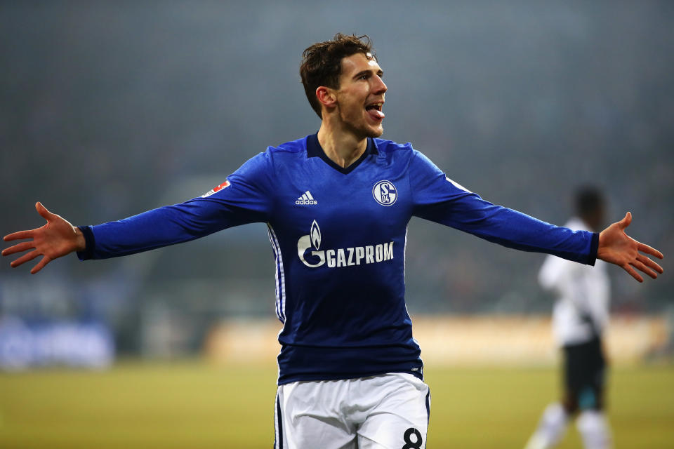 Leon Goretzka’s agent and others have denied reports that the Schalke midfielder has chosen Bayern Munich. (Getty)