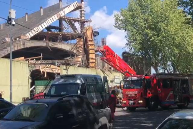 Derrumbe en el estadio de Ferro: seis trabajadores sufrieron