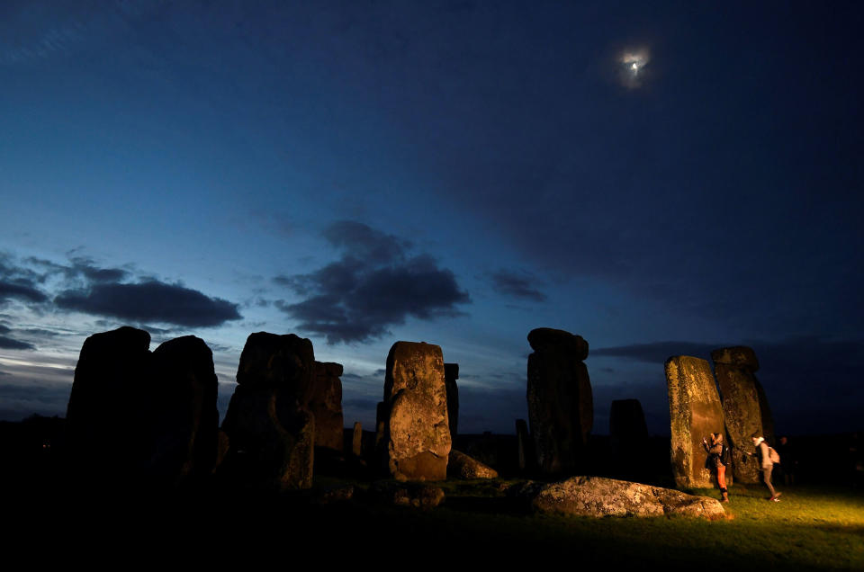 Revelers celebrate winter solstice at Stonehenge