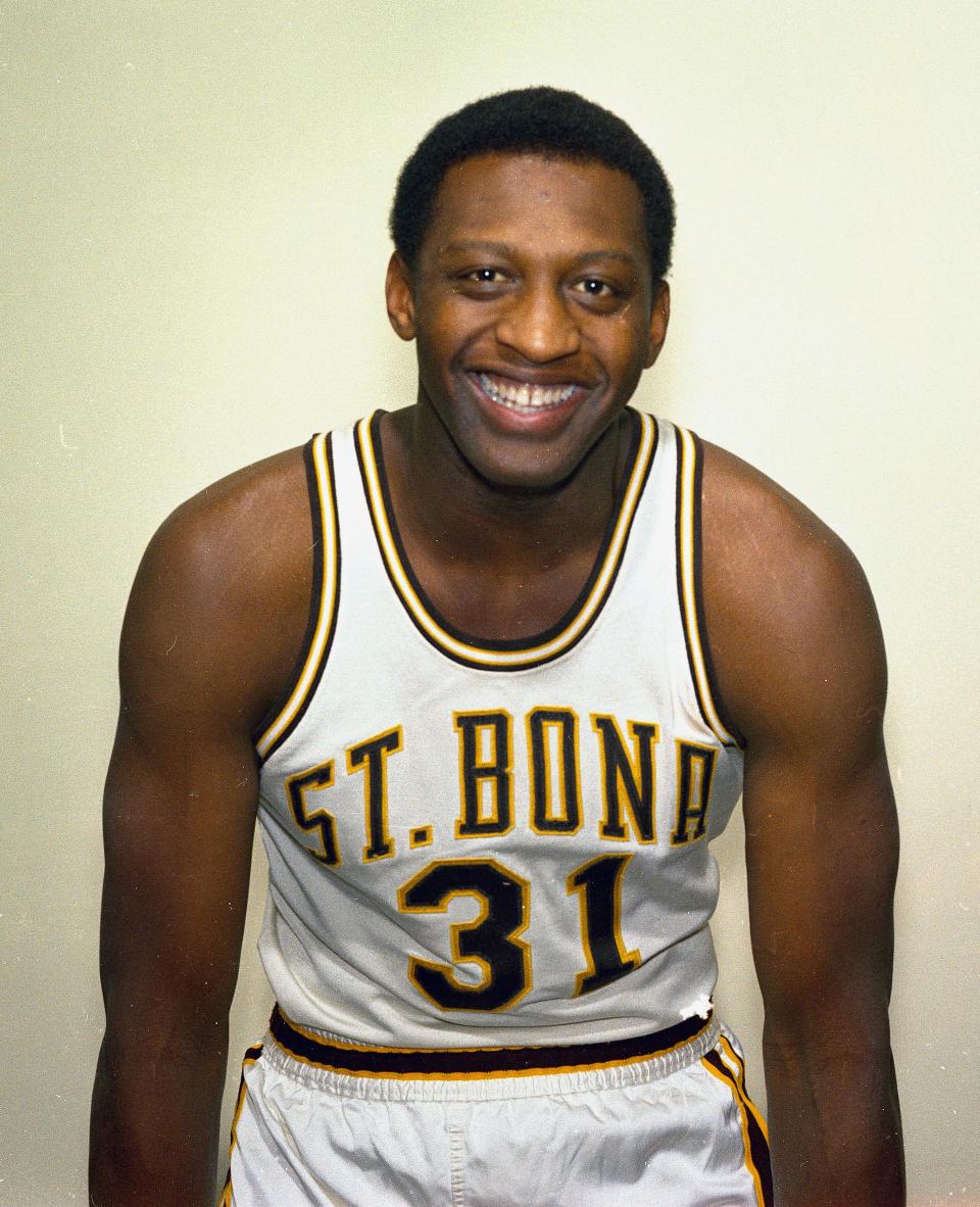 A knee injury prevented Pro Basketball Hall of Famer Bob Lanier from playing for St. Bonaventure in the 1970 Final Four.