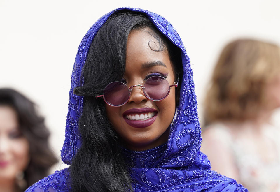 H.E.R. arrives at the Oscars on Sunday, April 25, 2021, at Union Station in Los Angeles. (AP Photo/Chris Pizzello, Pool)