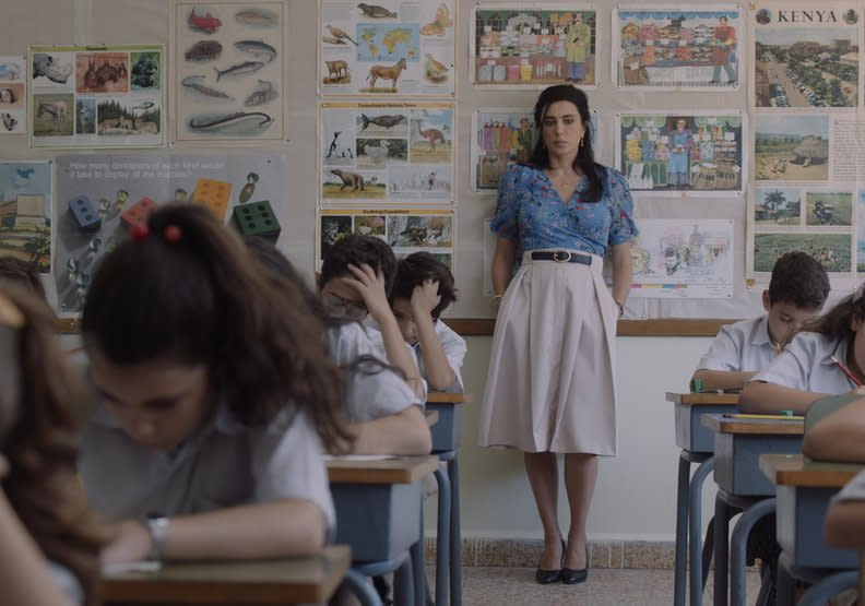黎巴嫩頭號票房巨星娜迪拉巴琪飾演老師。双喜
