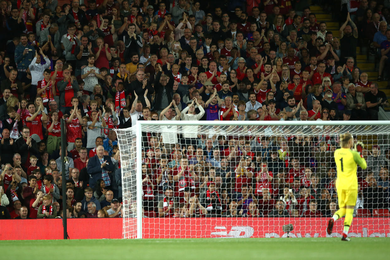 Loris Karius, ovacionado por los hinchas del Liverpool. | Foto: Getty