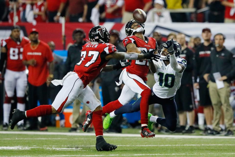 <p>Paul Richardson #10 of the Seattle Seahawks failed to catch the pass against the Atlanta Falcons at the Georgia Dome on January 14, 2017 in Atlanta, Georgia. (Photo by Kevin C. Cox/Getty Images) </p>