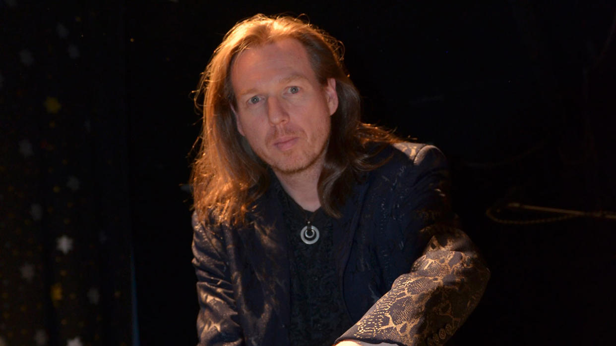  Oliver Wakeman. 