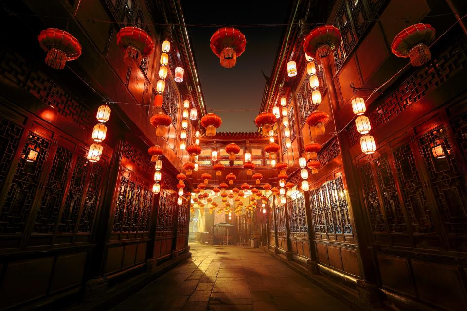 Jinli street, which is located in Chengdu, China, is beautiful all throughout the year. Yet, there's no better time to see the magic of the area than during the Chinese New Year. It's then that locals light the streets in ceremonial motifs and to stunning effects.