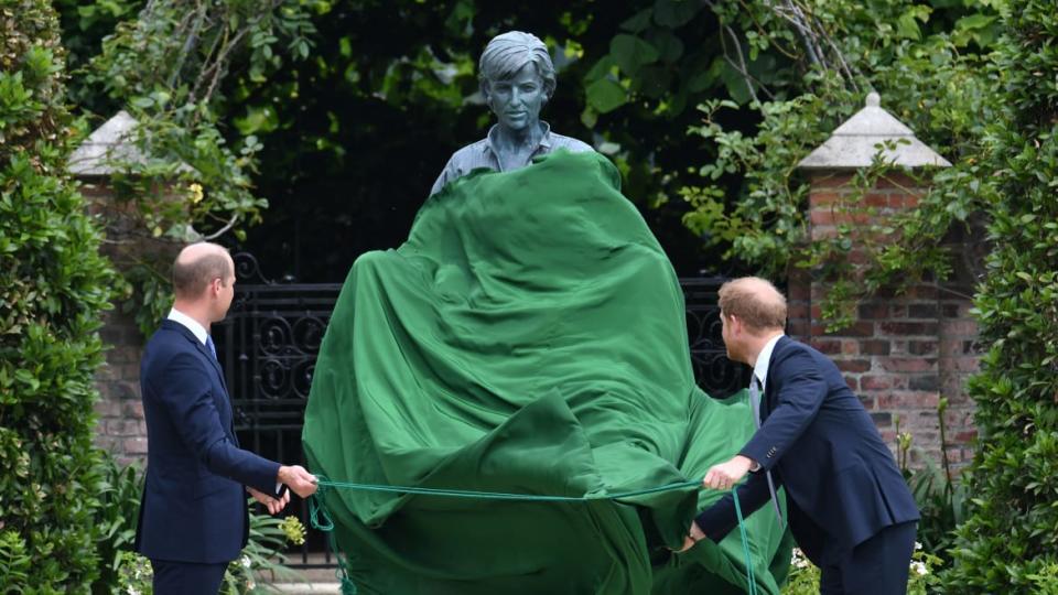 <div class="inline-image__caption"><p>Prince William, Duke of Cambridge (left) and Prince Harry, Duke of Sussex unveil a statue they commissioned of their mother Diana, Princess of Wales, in the Sunken Garden at Kensington Palace, on what would have been her 60th birthday on July 1, 2021 in London, England.</p></div> <div class="inline-image__credit">Dominic Lipinski - WPA Pool/Getty Images</div>