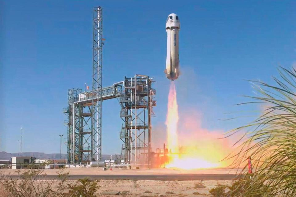 PHOTO: Mission NS-25 with its New Shepard 4 rocket and crew capsule takes off from Blue Origin base near Van Horn, Texas, May 19, 2024. (Blue Origin/AFP via Getty Images)