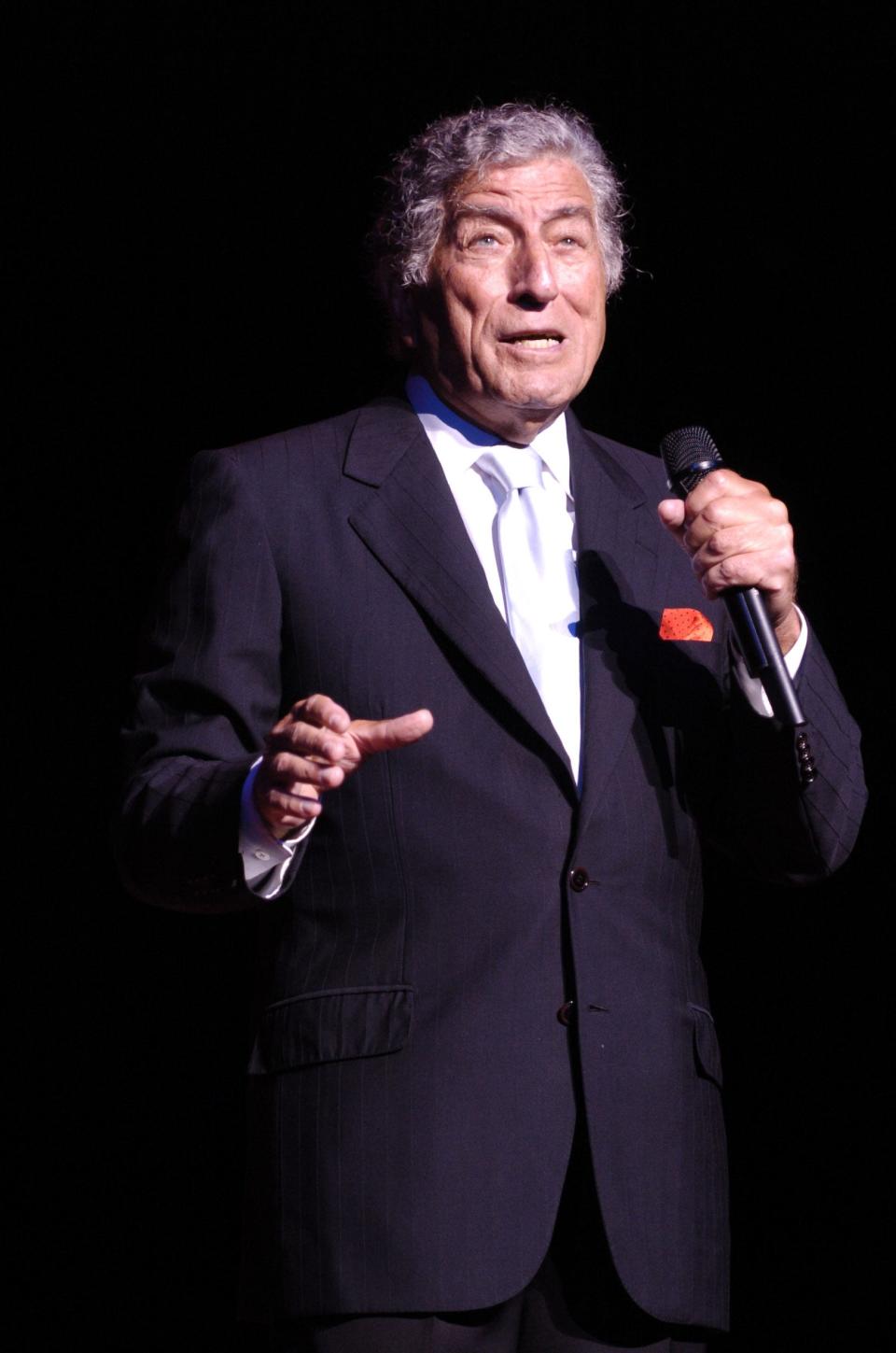 Tony Bennett performed Saturday, Aug. 20, 2005, at the Morris Performing Arts Center in South Bend.