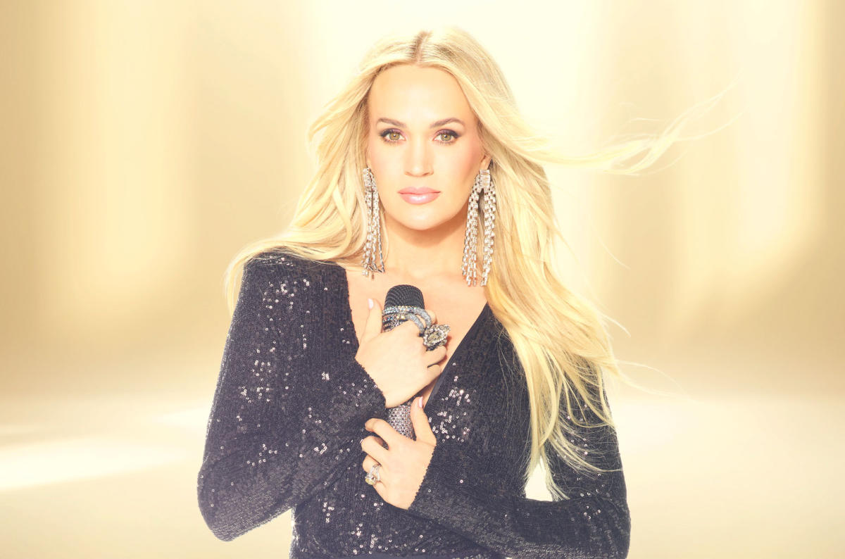 Carrie Underwood Leads Worship at Tennessee Church