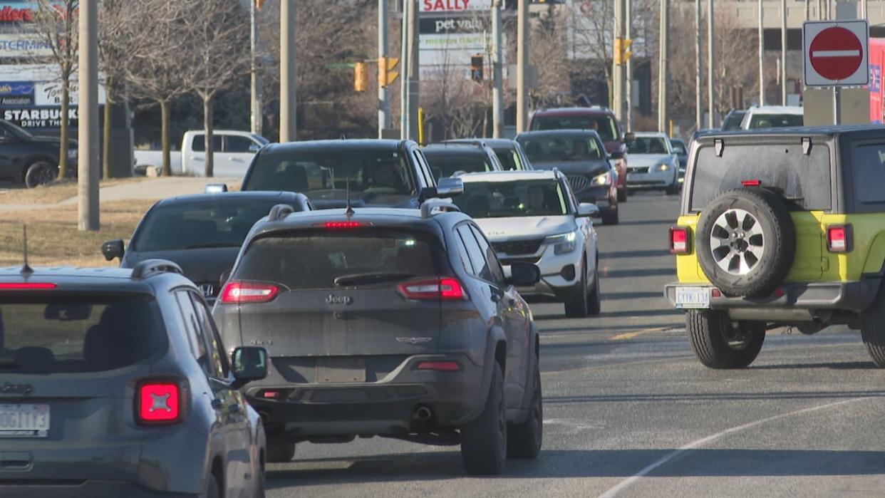 Northbound Howard Avenue traffic is shown near the Devonshire Mall. (Jacob Barker/CBC - image credit)