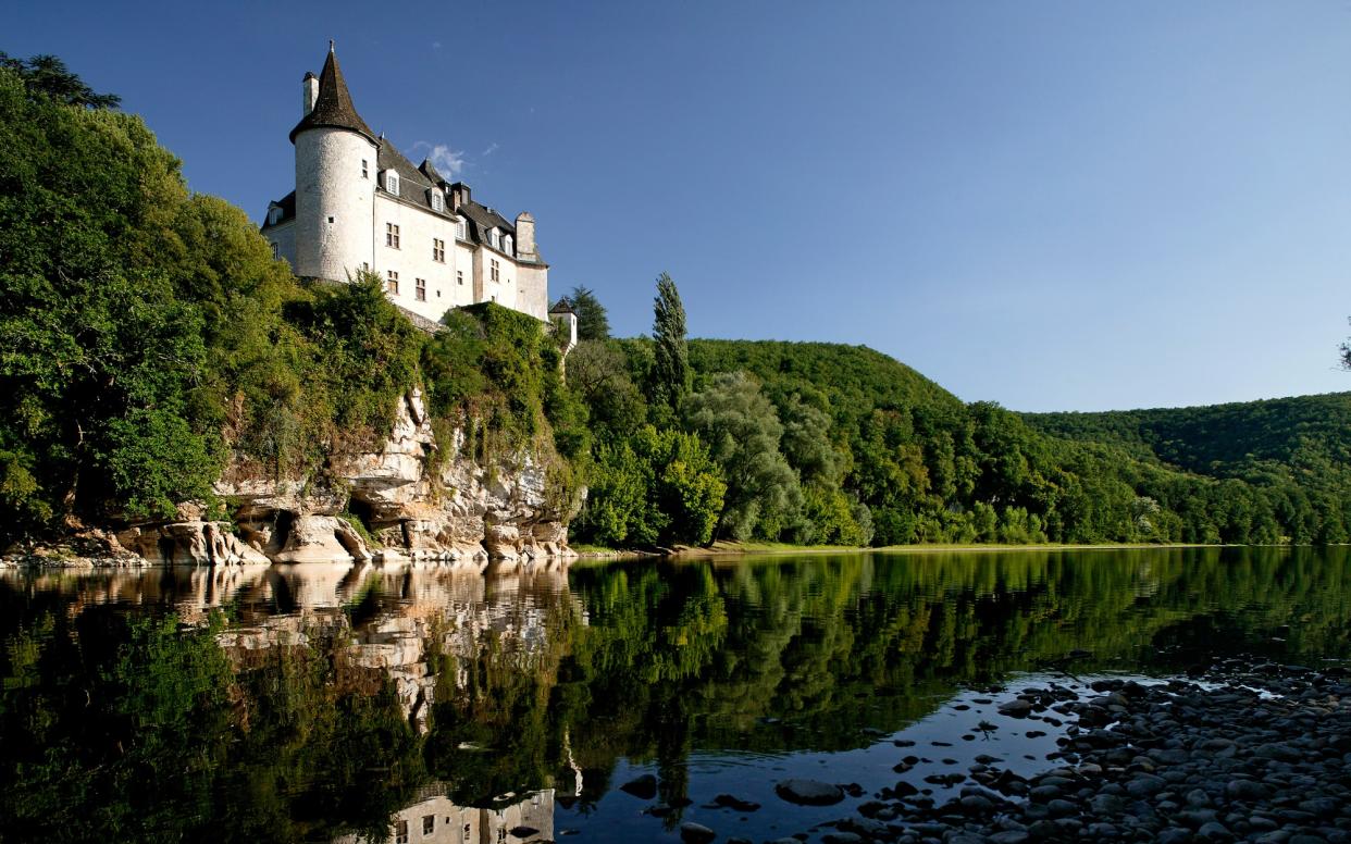 Château de la Treyne has history, drama, and magnificent views of the Dordogne river