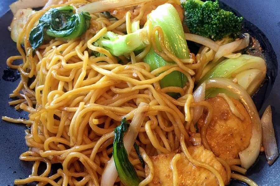 <p>Photo: Chrystine R./<a href="https://yelp.com/biz_photos/pt-noodles-express-phoenix?select=0mzN5kSpaYjf0GDhPU3edg&utm_campaign=79793178-85c6-48ca-bdea-b34f461a3255%2C529900f6-7299-45eb-8fec-fbc5f7544269&utm_medium=81024472-a80c-4266-a0e5-a3bf8775daa7" rel="nofollow noopener" target="_blank" data-ylk="slk:Yelp;elm:context_link;itc:0;sec:content-canvas" class="link ">Yelp</a></p>