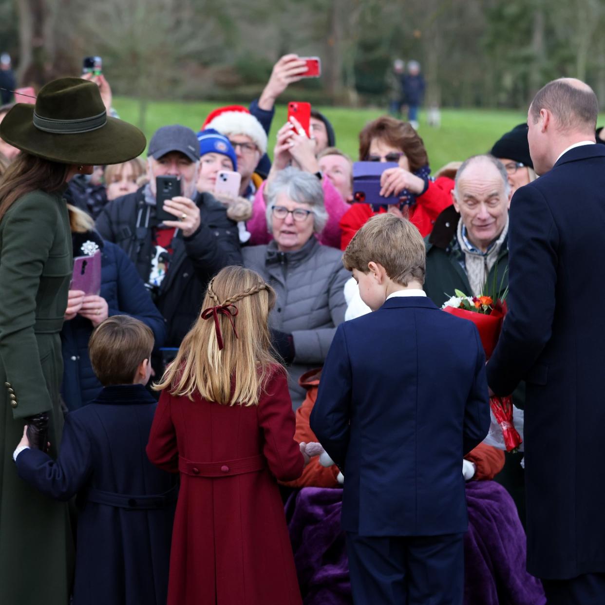  Prince William, Kate Middleton, Prince George, Princess Charlotte, and Prince Louis together 