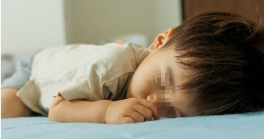 中國大陸一名男童因為錯誤的睡覺習慣，導致他身高只有110公分。（示意圖／Photo-AC）